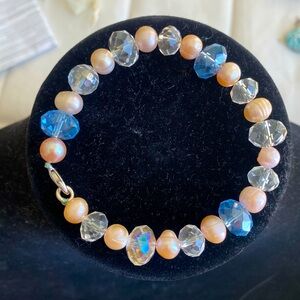 Beautiful fresh  water pearl and crystal bracelet